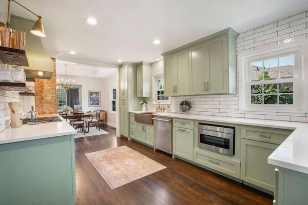 Fully equipped and spacious kitchen