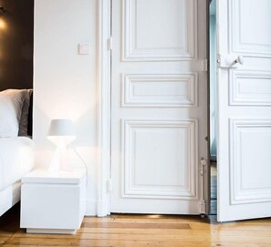 1 dormitorio, tabla de planchar con plancha, cuna de viaje y wifi gratis