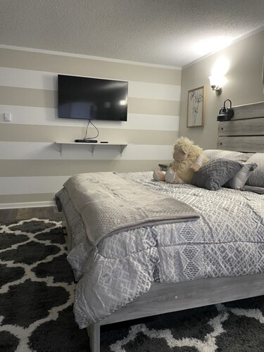 Adventure Acres- Suite C8 