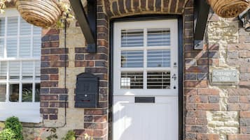 Cottage | Exterior detail