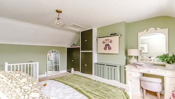 Cottage | Interior