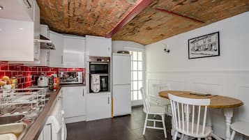 Cottage | Interior