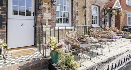 3 Canalside Cottages