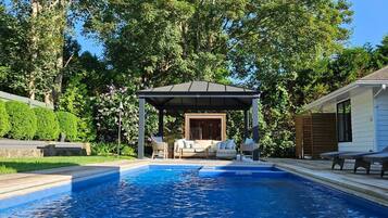 Piscine extérieure, piscine chauffée