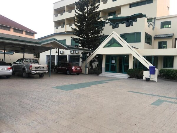 Korkdam Hotel - Accra