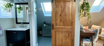 Stylish Seaside Cottage - Walking to Beach