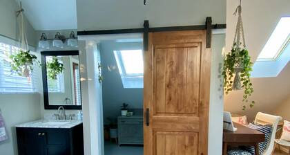 Stylish Seaside Cottage - Walking to Beach