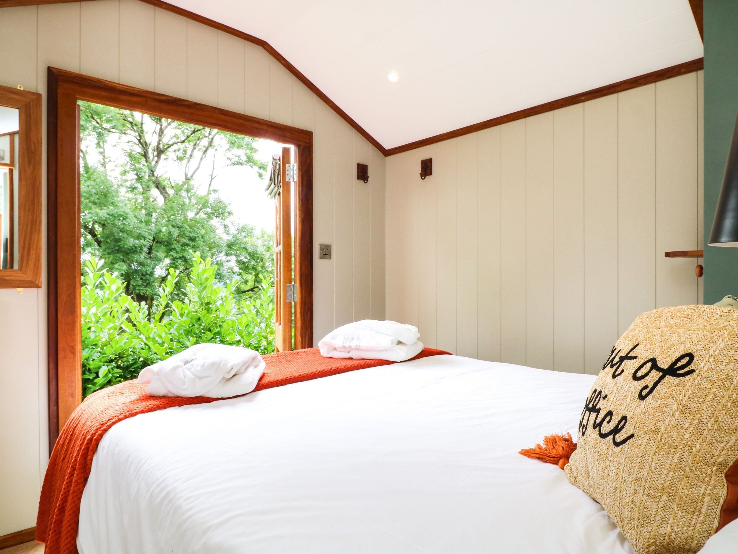 Cottage | 1 bedroom, individually decorated, individually furnished, free WiFi