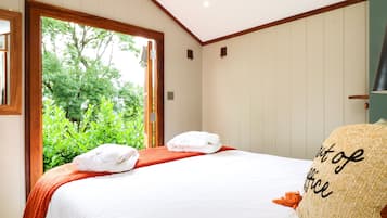 Cottage | 1 bedroom, individually decorated, individually furnished, free WiFi