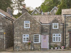 Exterior - The Toll House (Dolgellau)