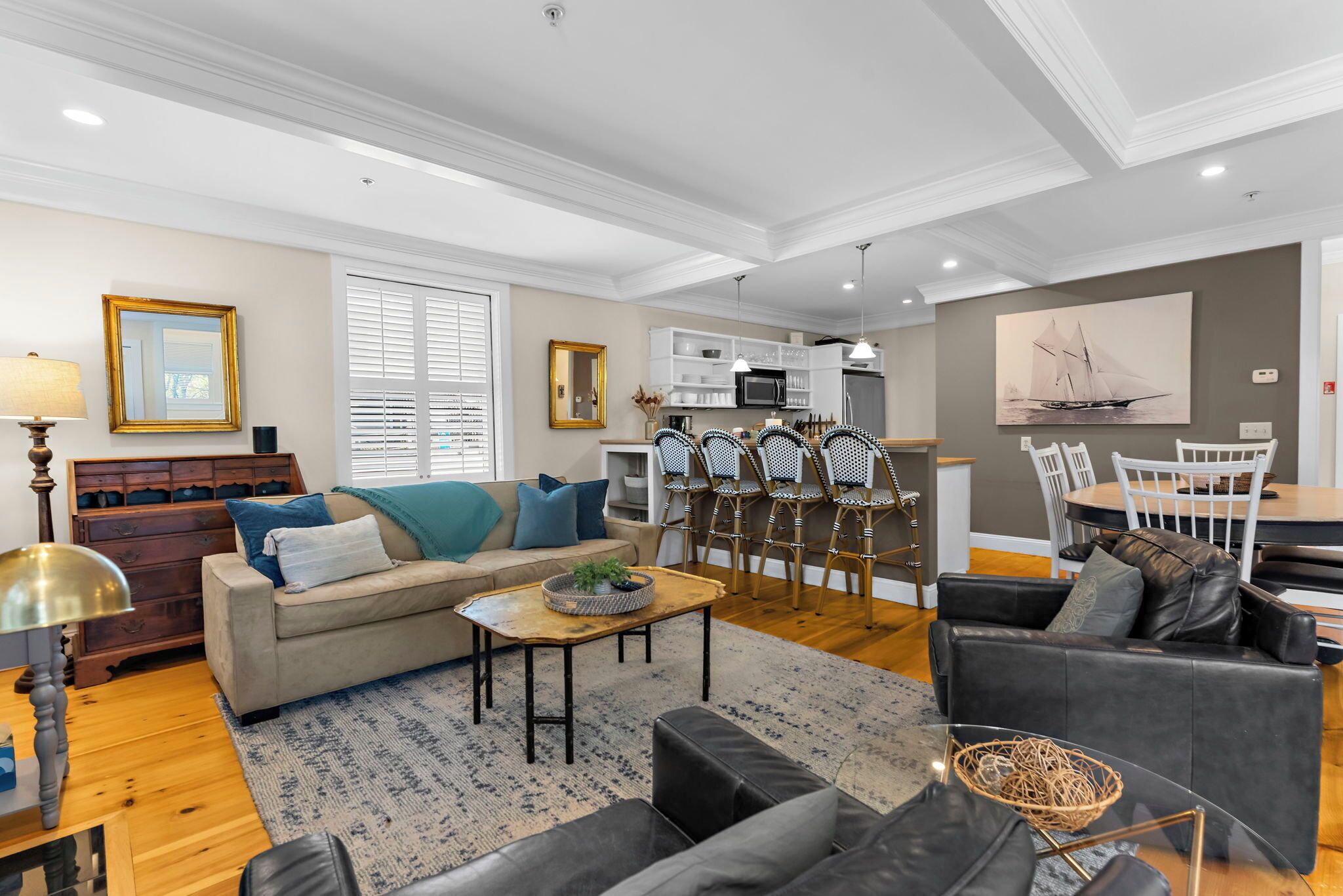 Smart-TV, peis og bøker