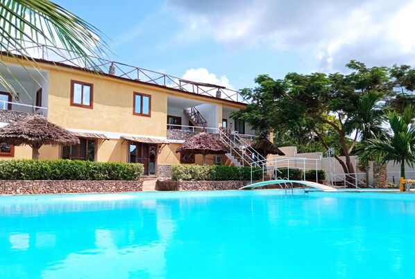 Pool - Khadija Kiwengwa Apartment (Kiwengwa)