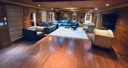 Catskills Log Home