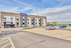 Exterior - Premier Inn Harlow East - Church Langley (Harlow)