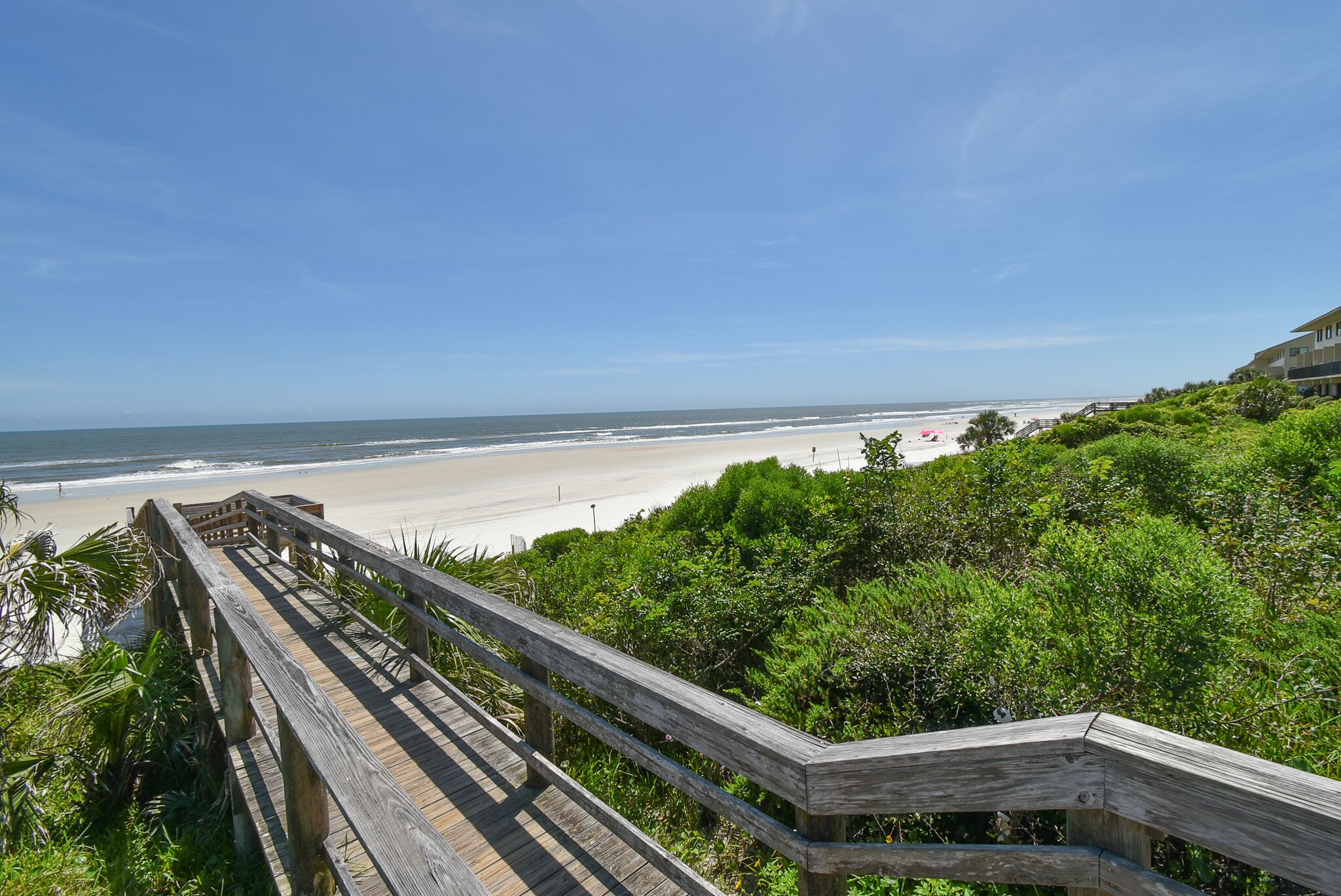 Rannalla, rantapyyhkeitä