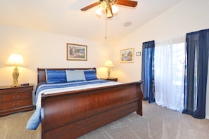 4 bedrooms, iron/ironing board, WiFi, bed sheets - Sweet Magnolia - Kissimmee pool home overlooking conservation (Kissimmee)