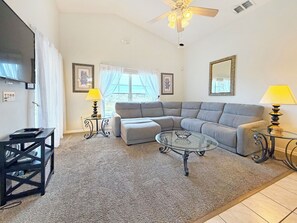 TV, tavolo da ping pong