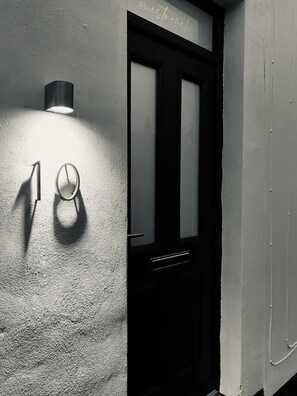 Exterior detail - WESTREACH is a 4 Bedroom, all en-suite sleep 8 Townhouse (Filey)