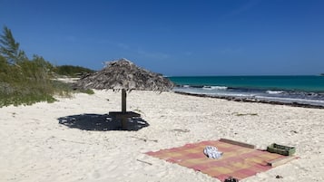 Una playa cerca, toallas de playa