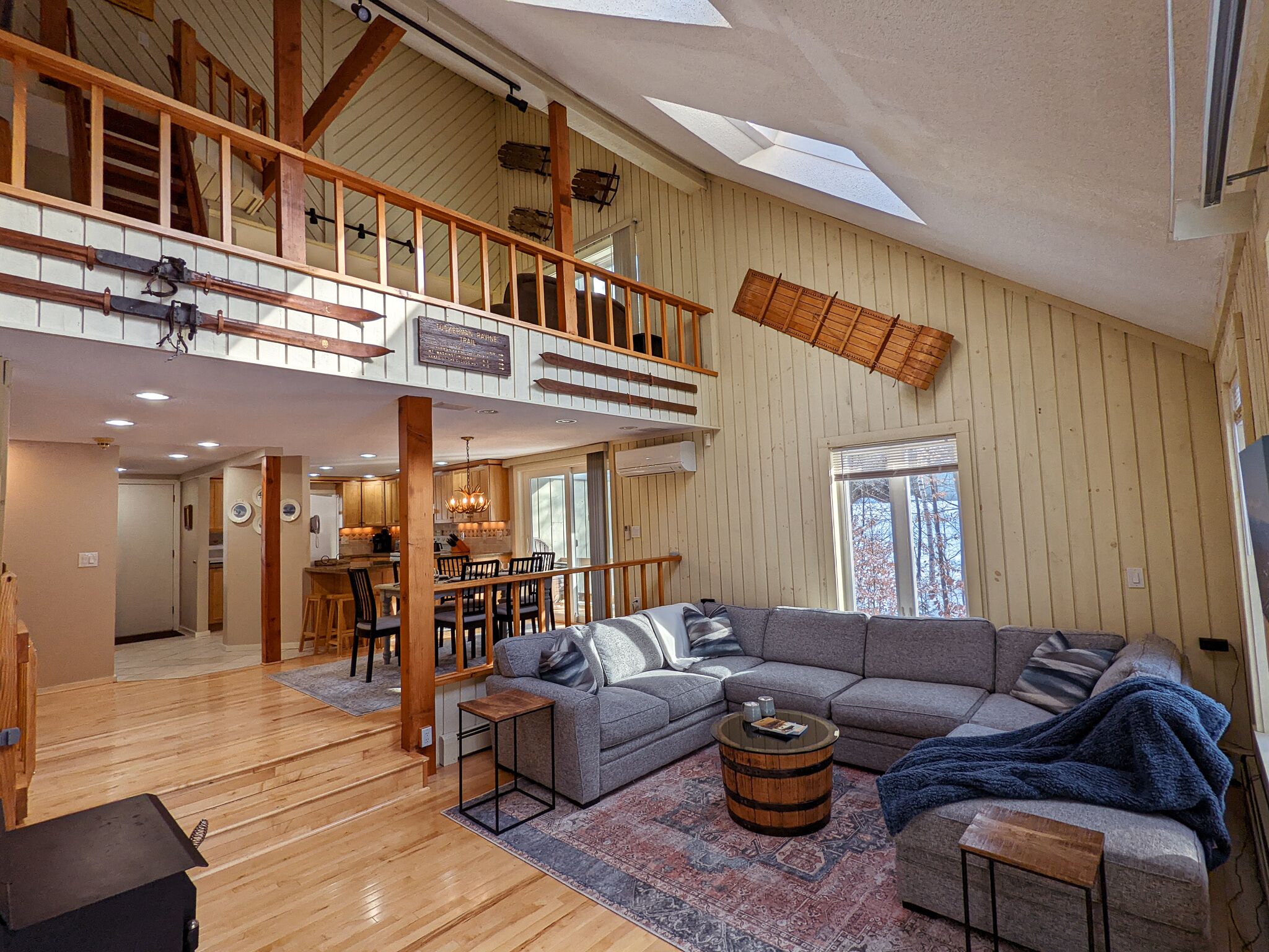 Perfect location near Cranmore Mtn/Settlers Green/Downtown/Whitaker Woods