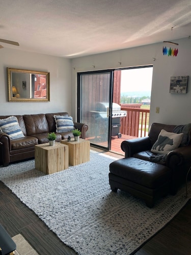 Entire Townhome, Lake Views, 2 bd + Bunk room, Grand Lake