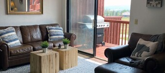 Entire Townhome, Lake Views, 2 bd + Bunk room, Grand Lake