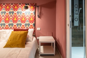 2 bedrooms, iron/ironing board, travel cot, free WiFi