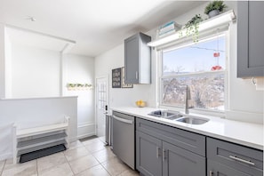 Fridge, microwave, oven, stovetop - Well-Stocked, Family Friendly Home on the Westside (Colorado Springs)