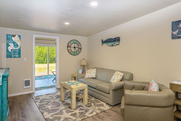 TV, fireplace, DVD player