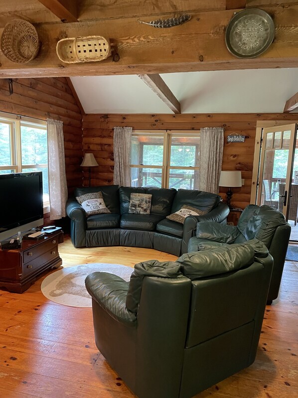 Smart TV, DVD player, table football, stereo