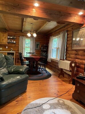 Smart TV, reproductor de DVD, futbolito y estéreo 