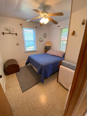 2 bedrooms, in-room safe, iron/ironing board, free WiFi