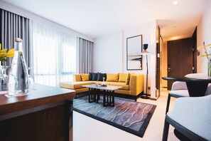 1 bedroom, in-room safe, desk, laptop workspace