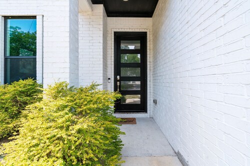 Chic Modern New Build - Great For Large Families 