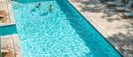 Innenpool, Außenpool