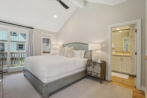 3 bedrooms, iron/ironing board, travel crib, free WiFi