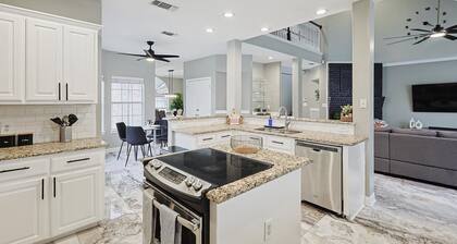 Immaculate 5BR/2.5B vila with Pool and cinema