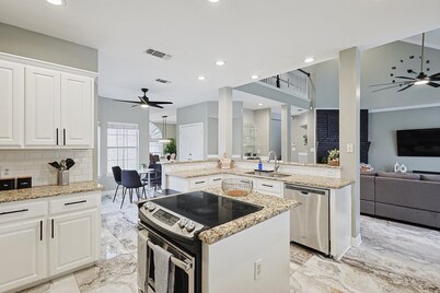 Immaculate 5BR/2.5B Home with Pool