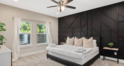 Luxury Comfort 5 Bedroom Home in Heart of Dallas