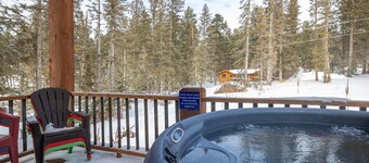 Cabin w/Hot Tub on Terry Peak - 10 miles to Deadwood
