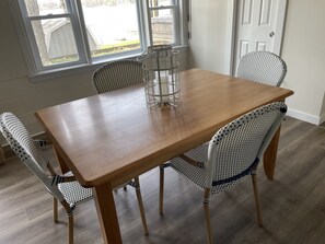 Dining - Splash Inn! (Coral)