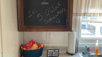 Frigorífic, microones, forn i placa de cuina