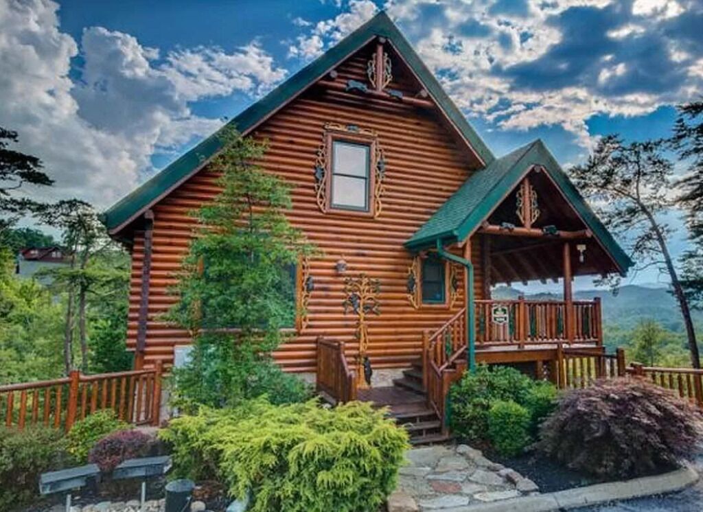 ♥ Beautiful Views & CLOSE 2 Parkway  ❤ Hot Tub & Game Room ♥
