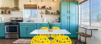 Stargazing Retreat - 2 Acres/Outdoor Tub/Hammocks