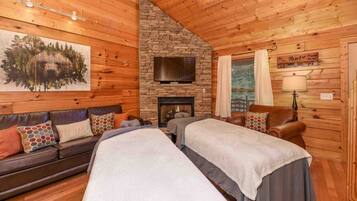 5 bedrooms, in-room safe, desk, iron/ironing board