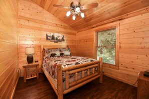 5 bedrooms, in-room safe, desk, iron/ironing board