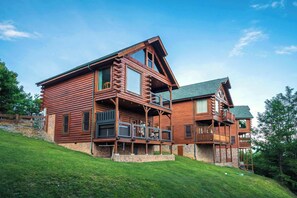 Exterior - Highview Lodge: Scenic Mountain Escape w/Hot Tub (Sevierville)