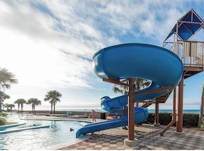 Piscine couverte, piscine extérieure