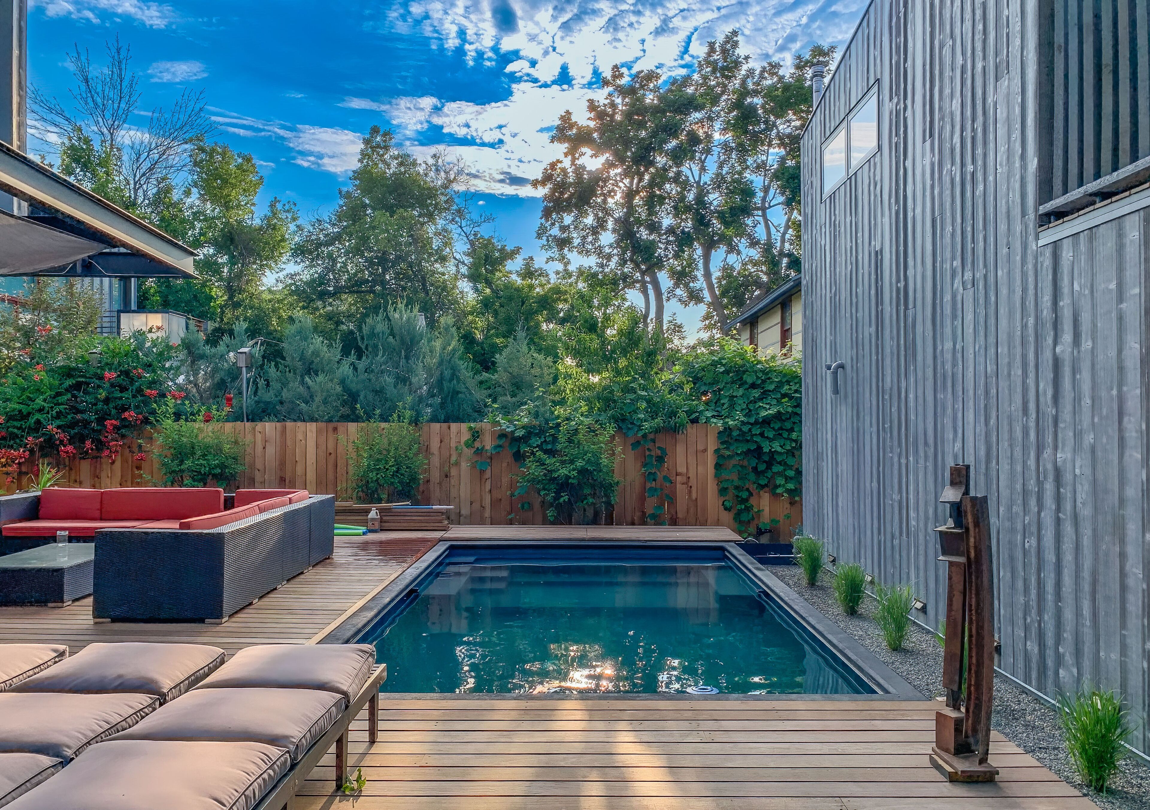Modern, Art-filled, Downtown Oasis with Pool and Bocce - 3 blocks to Pearl St - 