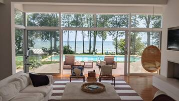 Smart TV, fireplace, foosball, books